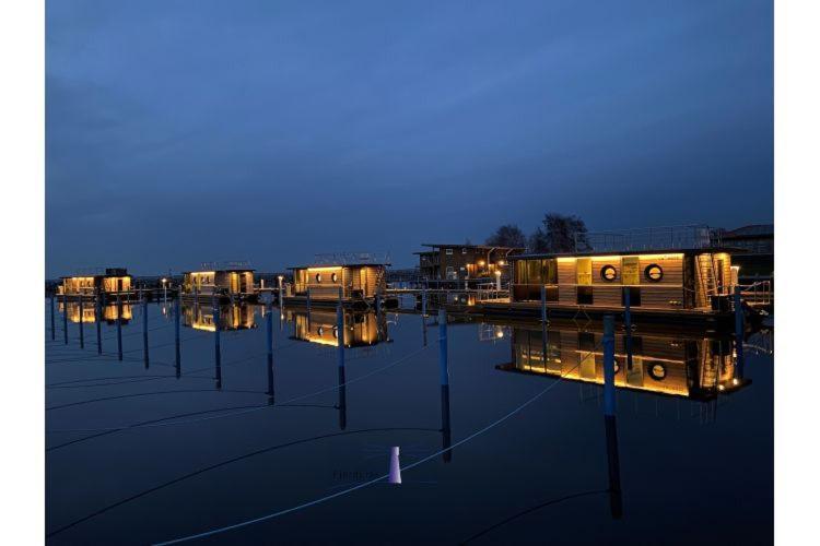 Hausboot Fjord Baltica Mit Dachterrasse In Barth Hotel Ngoại thất bức ảnh