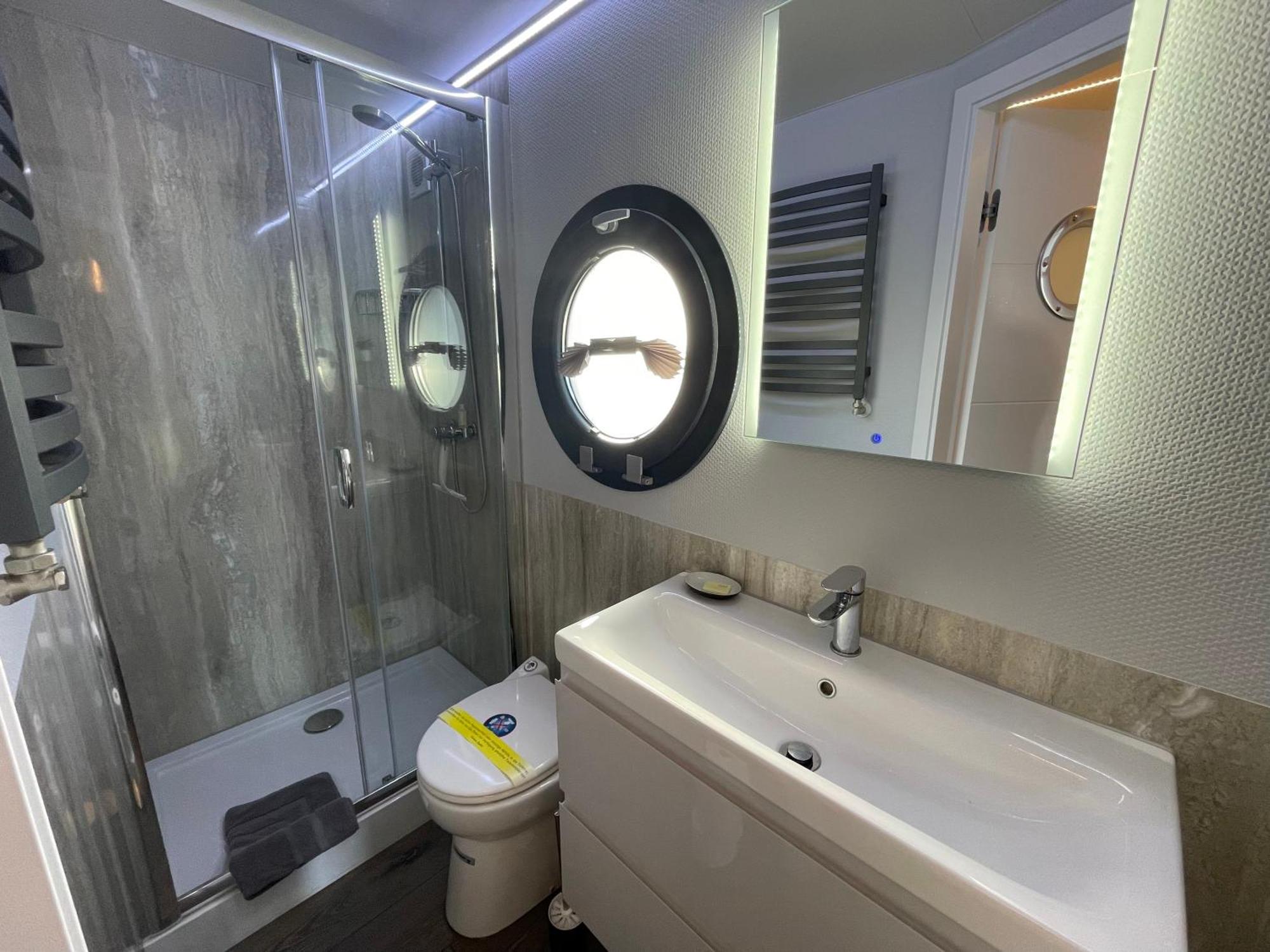 Hausboot Fjord Baltica Mit Dachterrasse In Barth Hotel Ngoại thất bức ảnh
